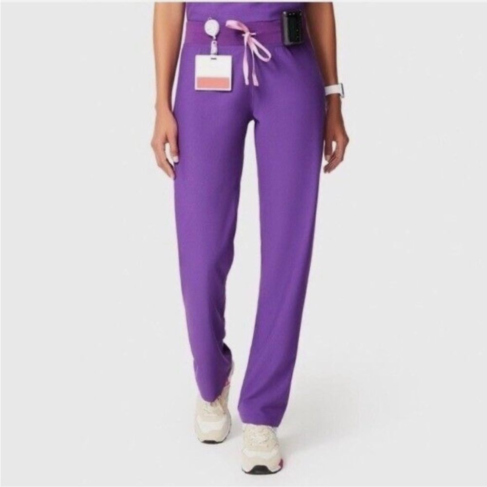 Fig’s Women's Ultra Violet Kade Cargo Scrub Pants- Small Petite Limited Edition